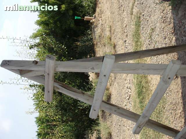 MIL ANUNCIOS.COM - Antiguo caballete de madera