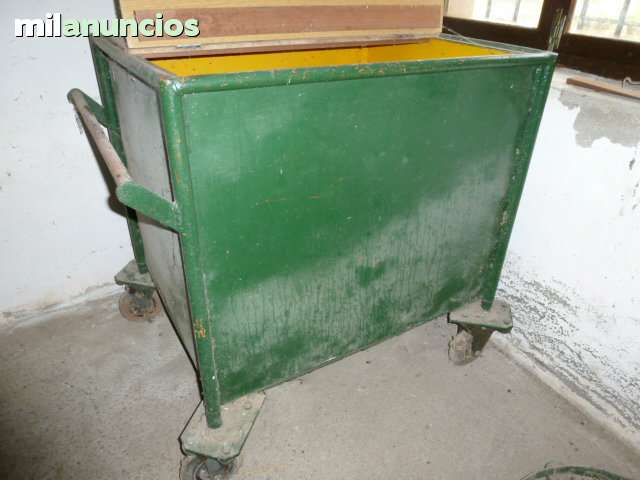 MIL ANUNCIOS.COM - Cajon metalico para almacenar pienso