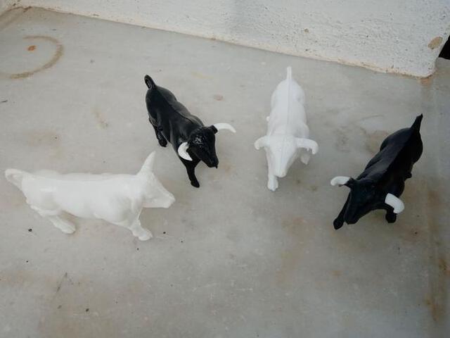 toros de juguete de plastico