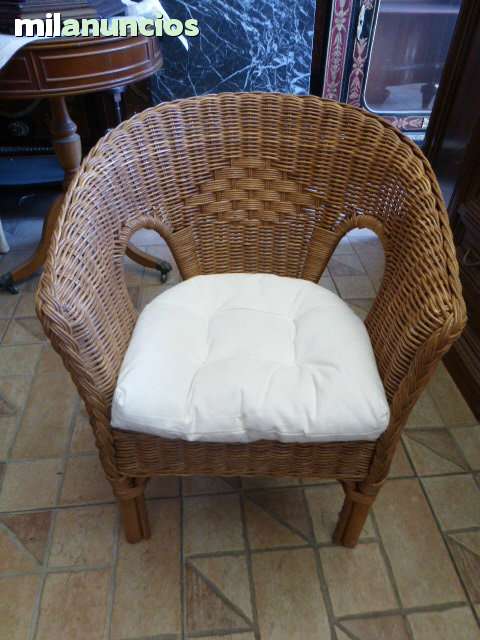 MIL ANUNCIOS.COM - Silla de mimbre para niÑos con cojin