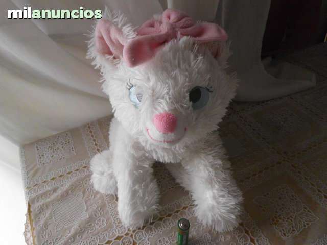 peluche gatita marie