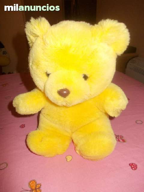 oso de peluche amarillo