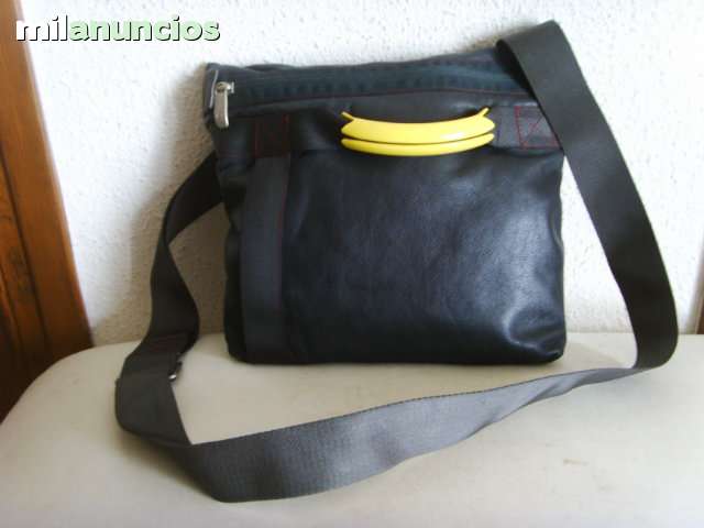 BOLSO MANDARINA DUCK, DE PIEL. BOLSO MANDARINA DUCK, DE PIEL.