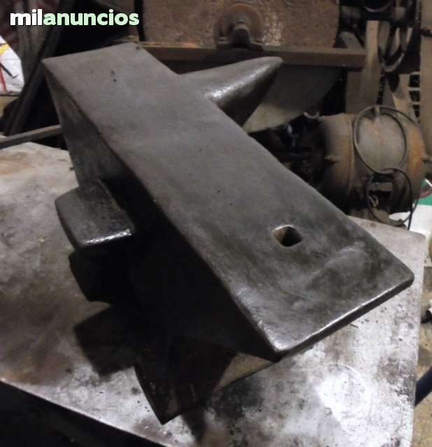 MIL ANUNCIOS.COM - Yunque de museo. Del año 1842