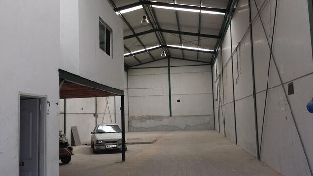 - . REF:10171. NAVE SEMINUEVA DE  419 M2