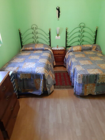 MIL ANUNCIOS.COM - Casa C/muebles EN FINCA RUSTICA en Oviedo