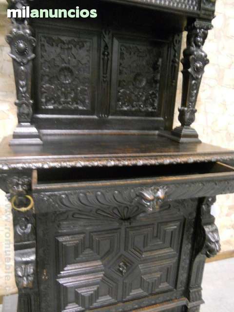 MIL ANUNCIOS.COM - Alacena antigua de roble con talla