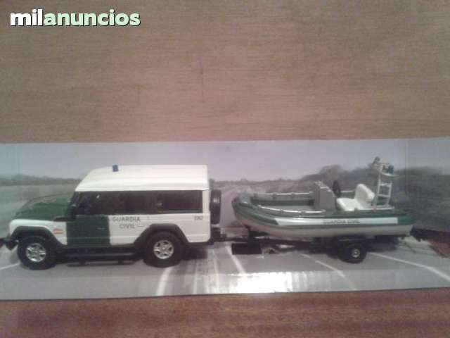 IVECO MASSIF LAND ROVER Y SEMIRRIGIDA GUARDIA CIVIL DE COLECCIÓN A ESCALA 1:43