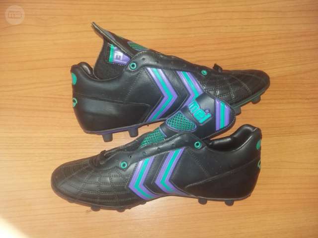 botas de futbol retro