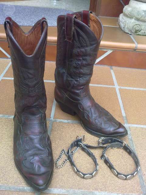 botas vaqueras con espuelas