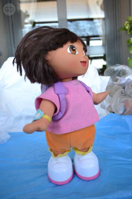 muñeca de dora la exploradora canta y baila