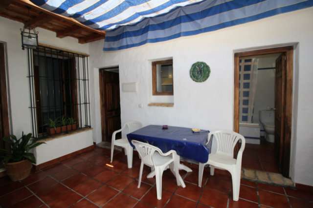 CASA CON PATIO PRIVADO. - BALUARTE 5