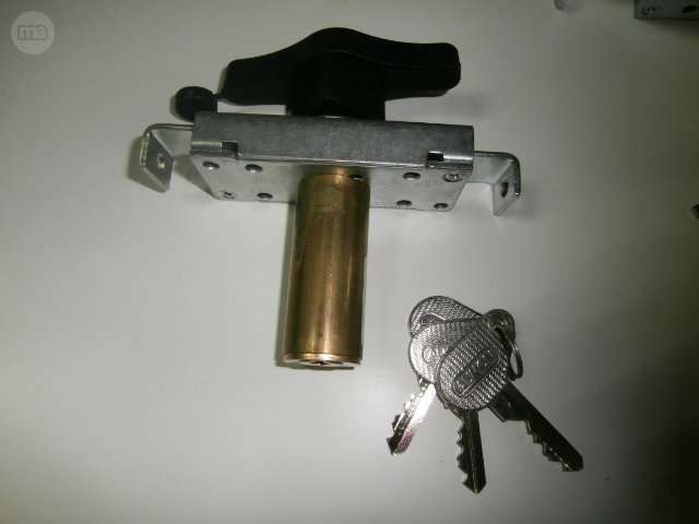 Bombin cerradura puerta garaje