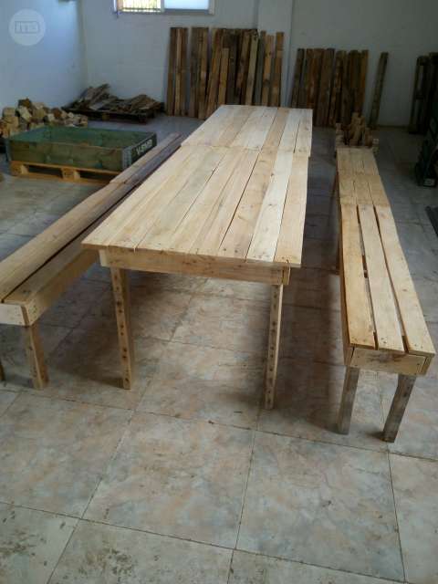 MIL ANUNCIOS.COM - Mesa y bancos corridos.