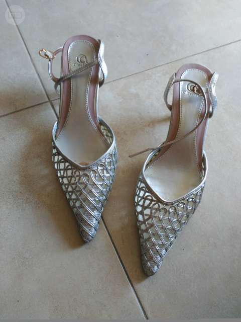 zapatos plateados boda