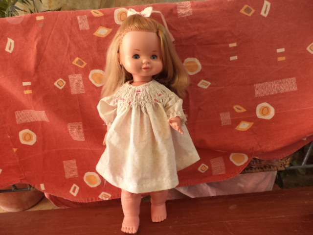 muñeca dolly de famosa
