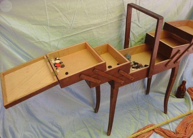 MIL ANUNCIOS.COM - Antiguo costurero de madera. costura