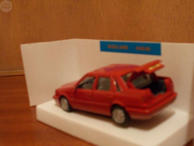 COCHE VOLVO 460 ESCALA 1//43 DE PILEN