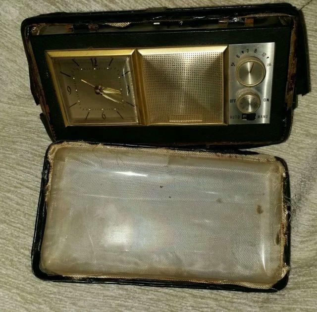 MIL Radio Reloj Despertador antiguo