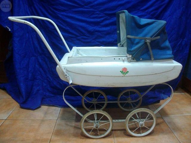 cochecitos antiguos de muñecas