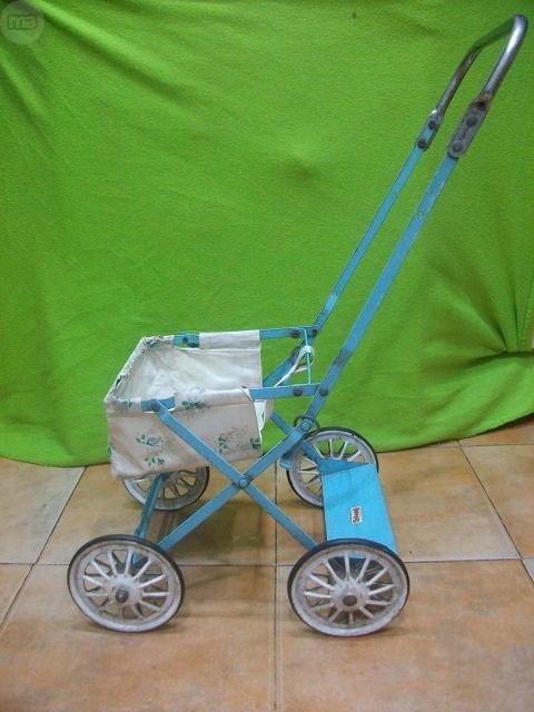 cochecitos antiguos de muñecas