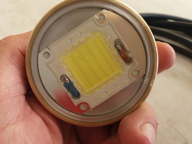 Foco Led No Se Apaga Totalmente