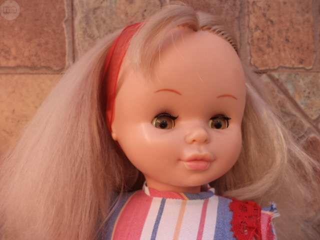 muñeca sally de famosa