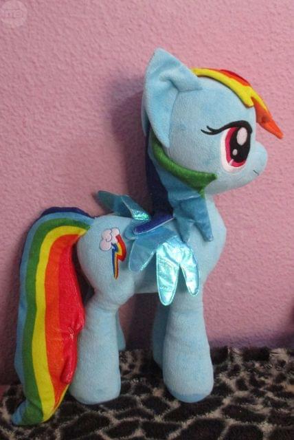 pony de peluche gigante