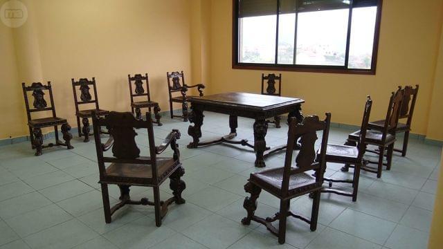 Mesa comedor (madera castaño). segunda mano