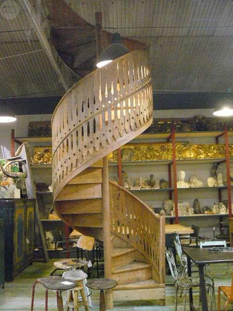 MIL ANUNCIOS.COM - Busco escalera de caracol antigua