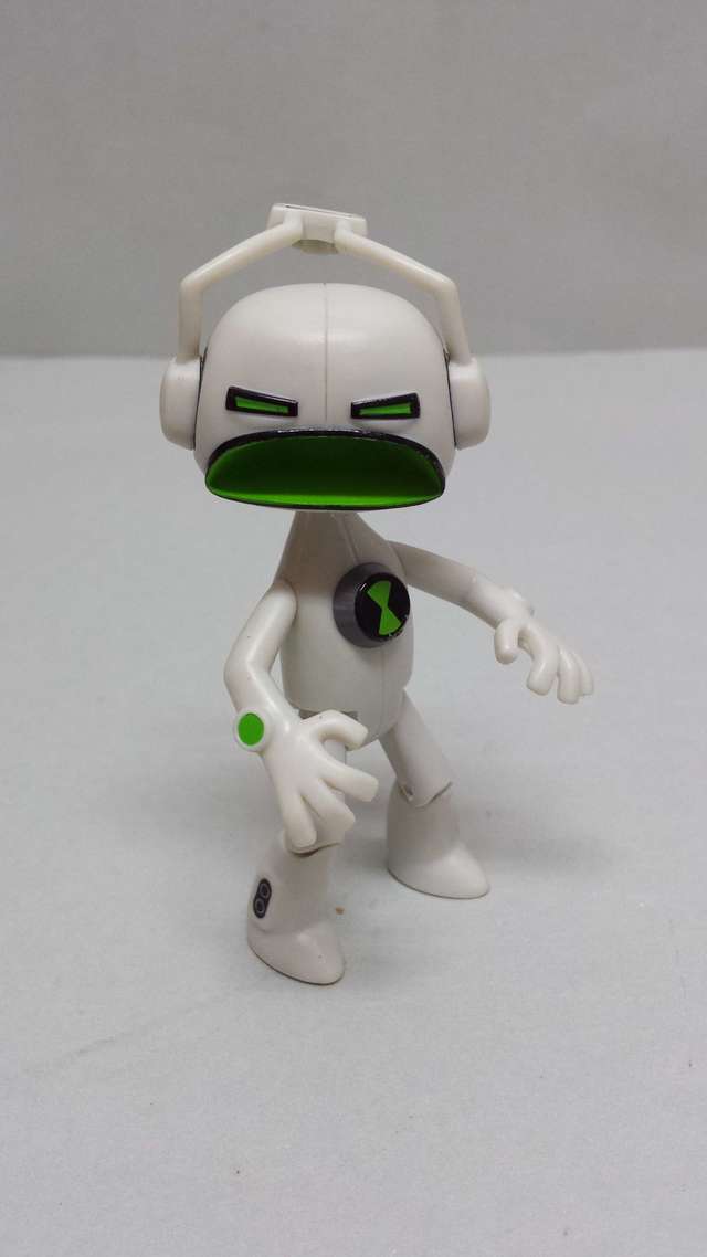 imágenes de muñecos de ben 10