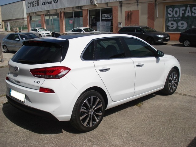 Mil Anuncios Com Hyundai I30 1 6 Crdi 100kw 136cv Style Sky Dct