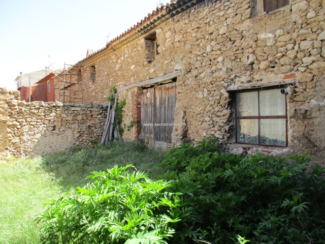 MIL ANUNCIOS.COM - TÍpica casa de pueblo en fuentes claras en Fuentes