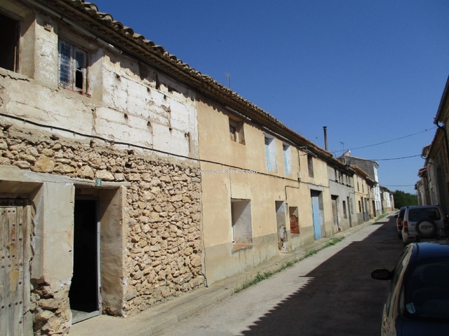 MIL ANUNCIOS.COM - TÍpica casa de pueblo en fuentes claras en Fuentes