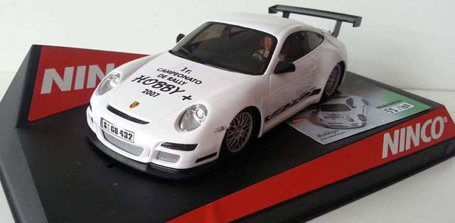 scalextric porsche 997