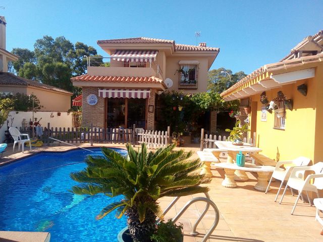 MIL ANUNCIOS.COM - Bonito chalet en venta las mogarizas CHICLANA