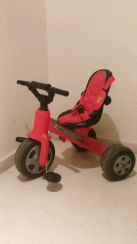 triciclo ferrari bebe