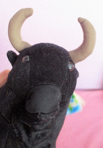 toro de peluche gigante