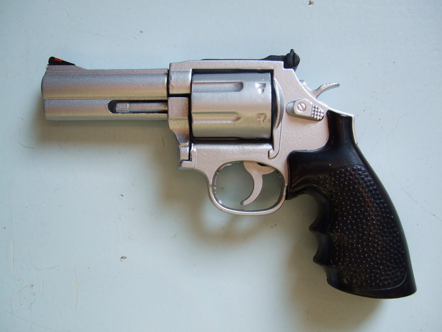 Revolver Smith Wesson 686 P Maqueta