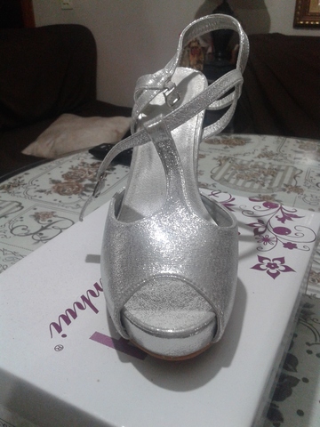 zapatos de fiesta plateados