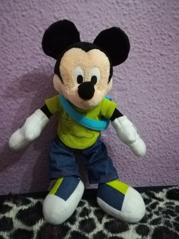 mickey mouse en peluche