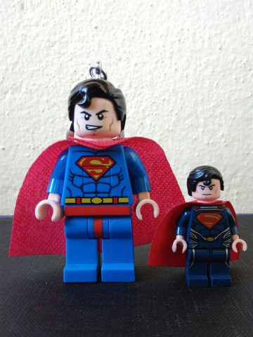 llavero lego superman