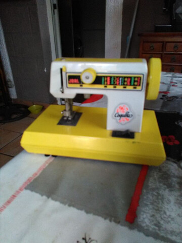 Milanuncios - juguete antiguo,maquina coser de los 70