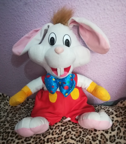 conejo tambor peluche