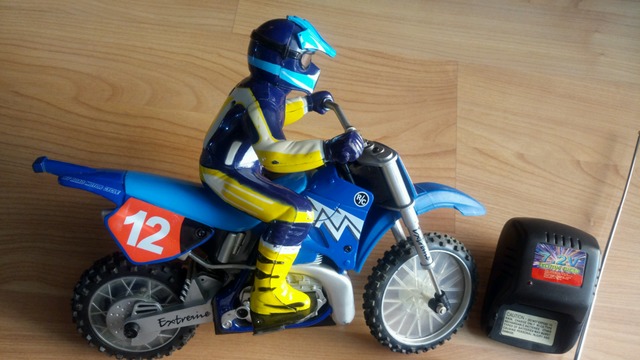 moto teledirigida