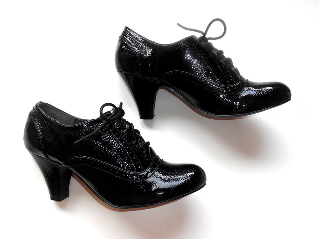 zapatos cerrados de mujer