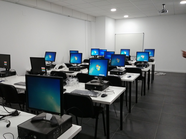 Mil Anuncios Com Alquiler Aula Informatica Huelva En Huelva