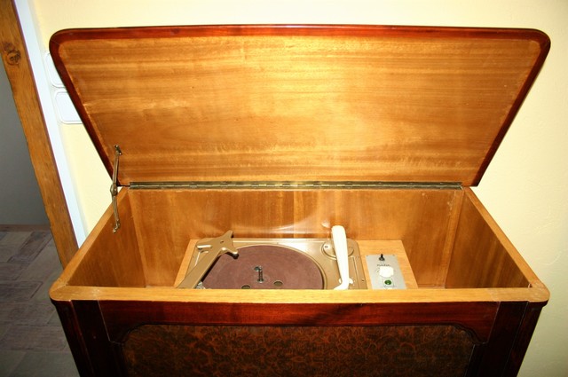 MIL ANUNCIOS.COM - Mueble tocadiscos dual antiguo funciona