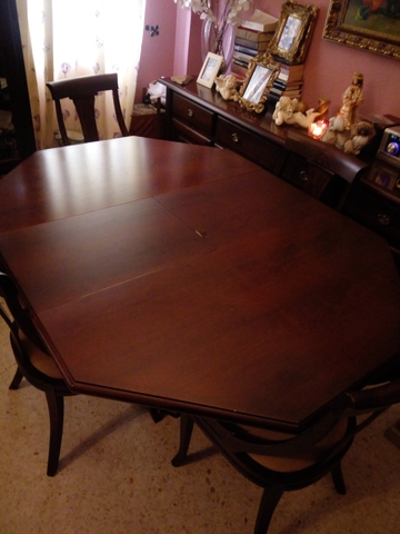 MIL ANUNCIOS.COM - Mesa octogonal de madera con 4 sillas