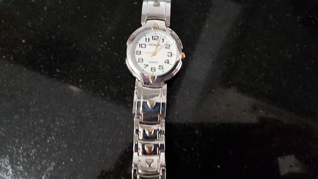 precio de reloj geneva de mujer